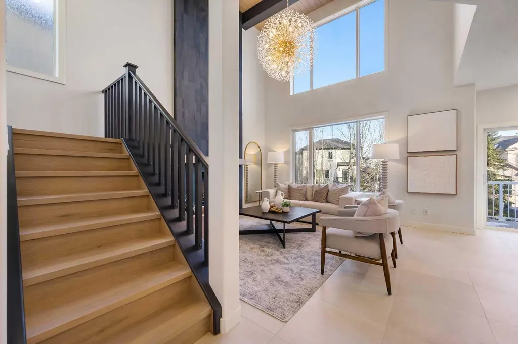 125 Discovery Place SW Calgary AB T3H 4N5