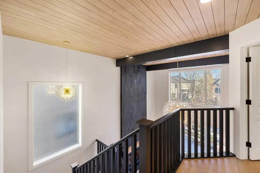 125 Discovery Place SW Calgary AB T3H 4N5