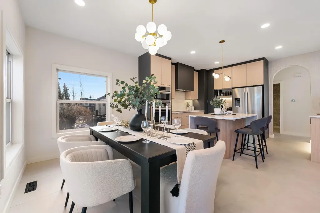 125 Discovery Place SW Calgary AB T3H 4N5