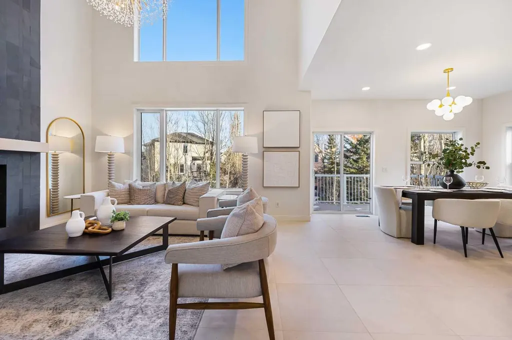 125 Discovery Place SW Calgary AB T3H 4N5