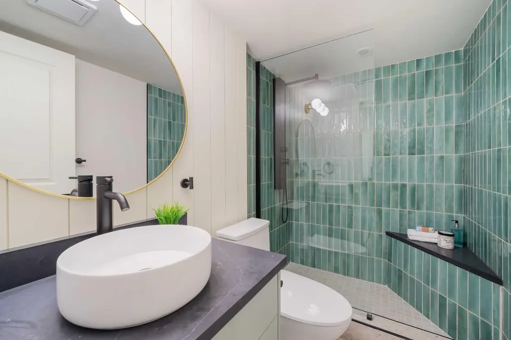 125 Discovery Place SW Calgary AB T3H 4N5
