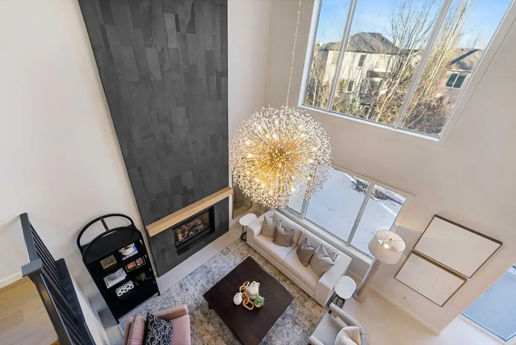 125 Discovery Place SW Calgary AB T3H 4N5