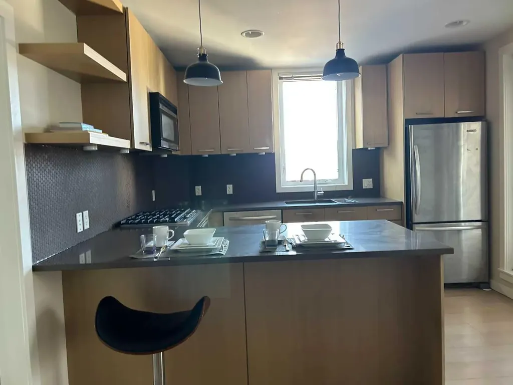 707 4 Street NE Calgary AB T2E 3S7