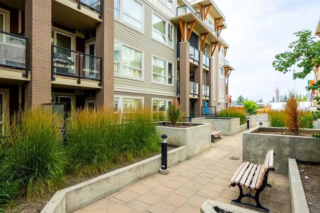 707 4 Street NE Calgary AB T2E 3S7