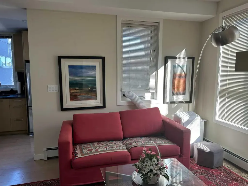 707 4 Street NE Calgary AB T2E 3S7