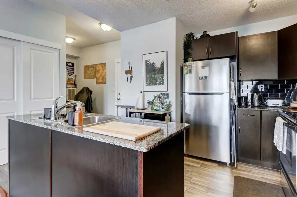 5605 Henwood Street SW Calgary AB T3E 7R2