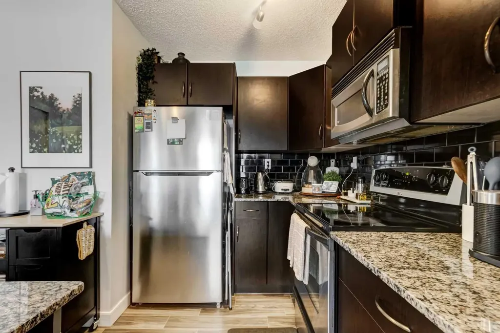 5605 Henwood Street SW Calgary AB T3E 7R2