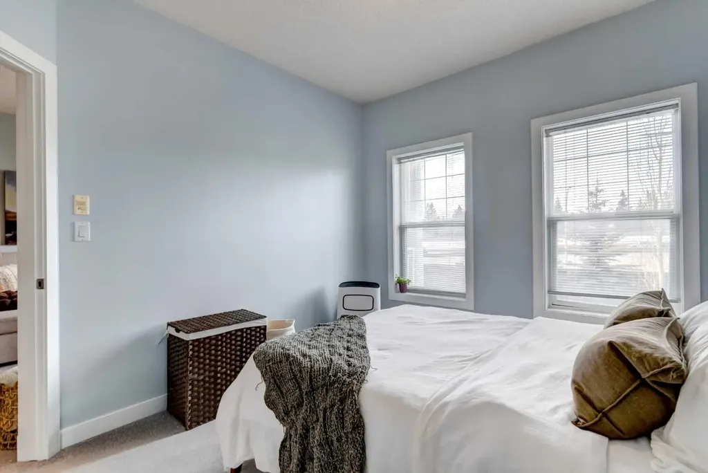 5605 Henwood Street SW Calgary AB T3E 7R2