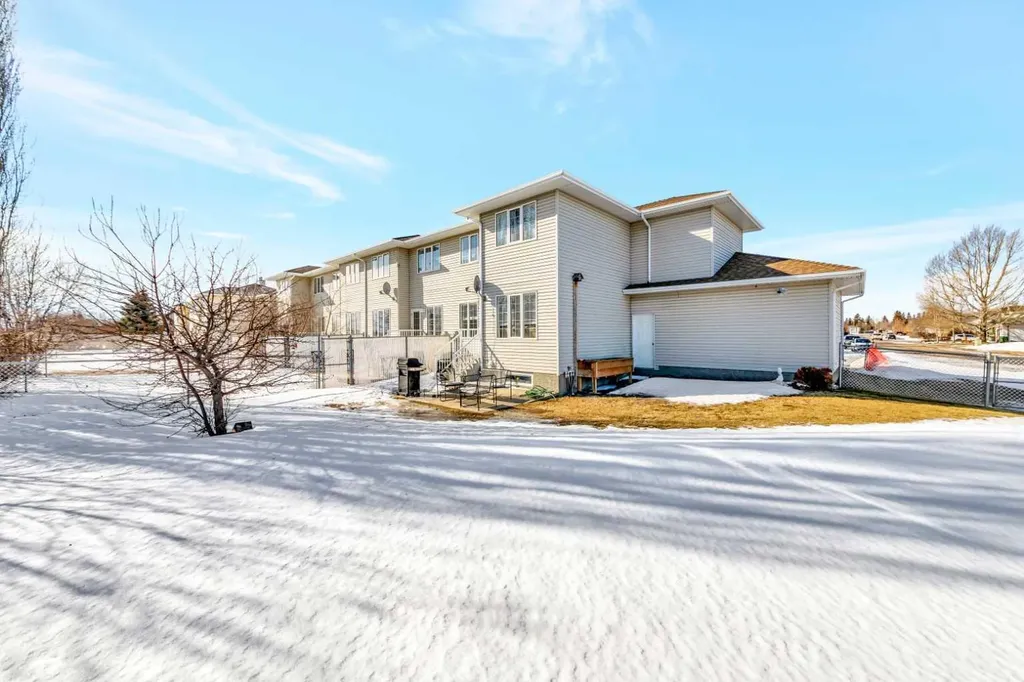 4501 39 Street Lloydminster SK S9V 2C2