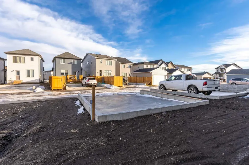 118 Montane Link SE High River AB T1V 9K8