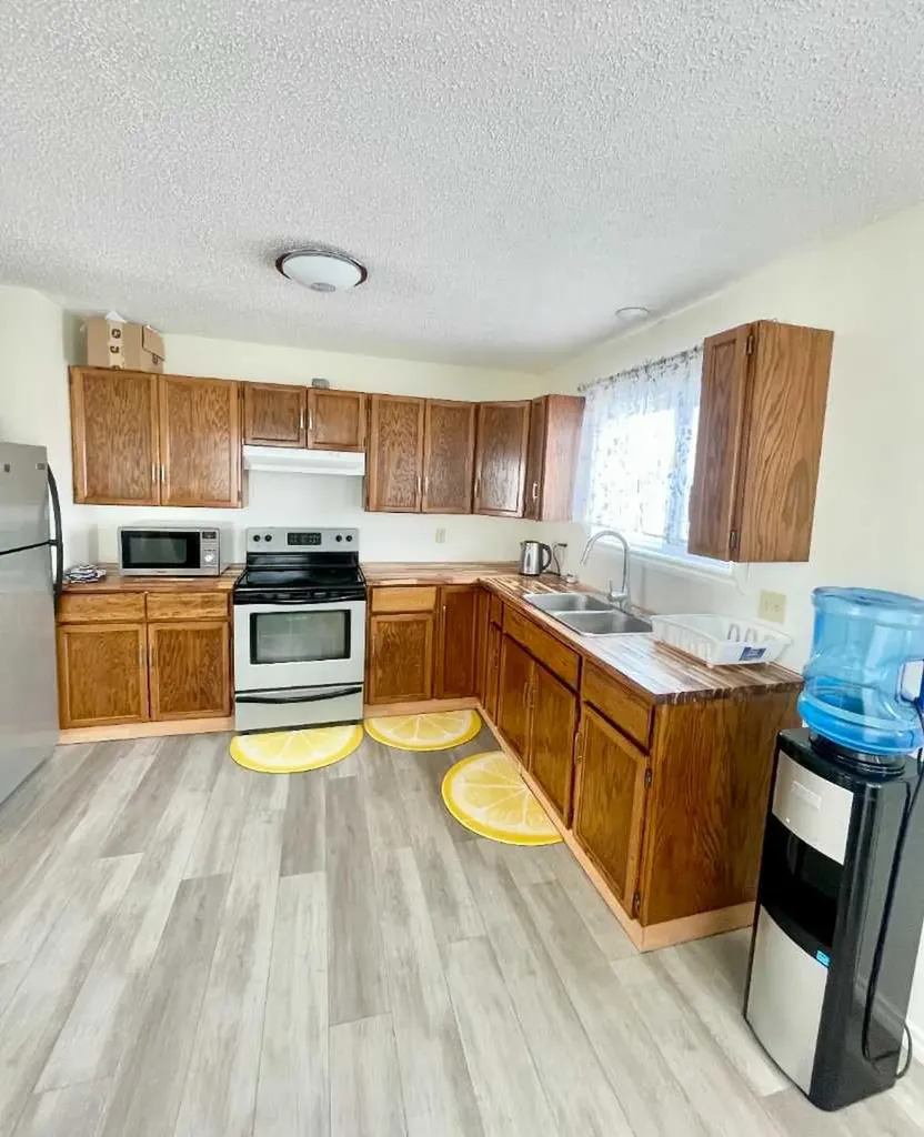 116 Central Avenue NW Falher AB T0H 1M0