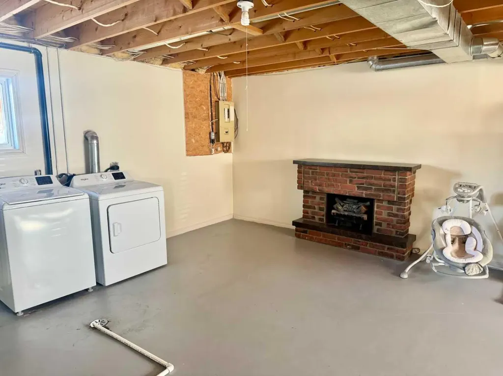 116 Central Avenue NW Falher AB T0H 1M0