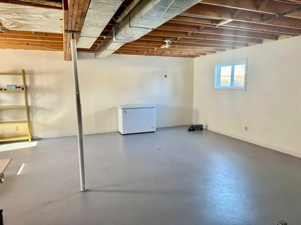 116 Central Avenue NW Falher AB T0H 1M0