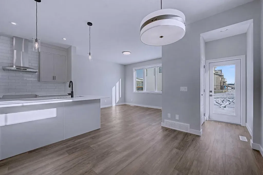 41 Ambleton Boulevard NW Calgary AB T3P 2L3