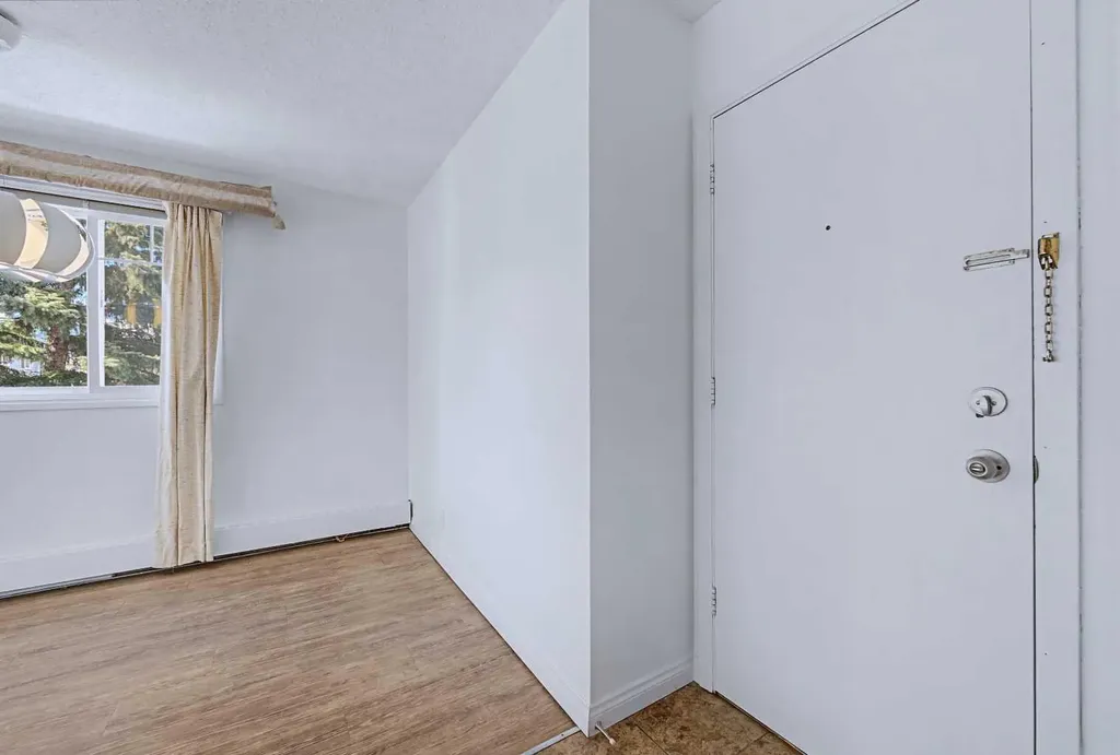5601 Dalton Drive NW Calgary AB T3A 2E2