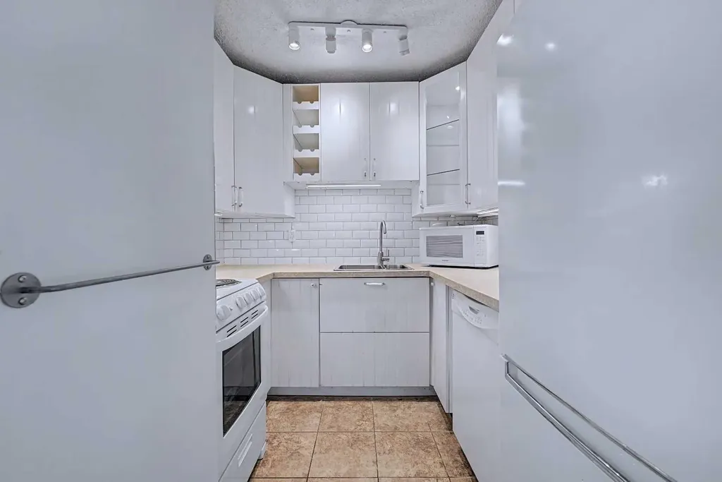5601 Dalton Drive NW Calgary AB T3A 2E2
