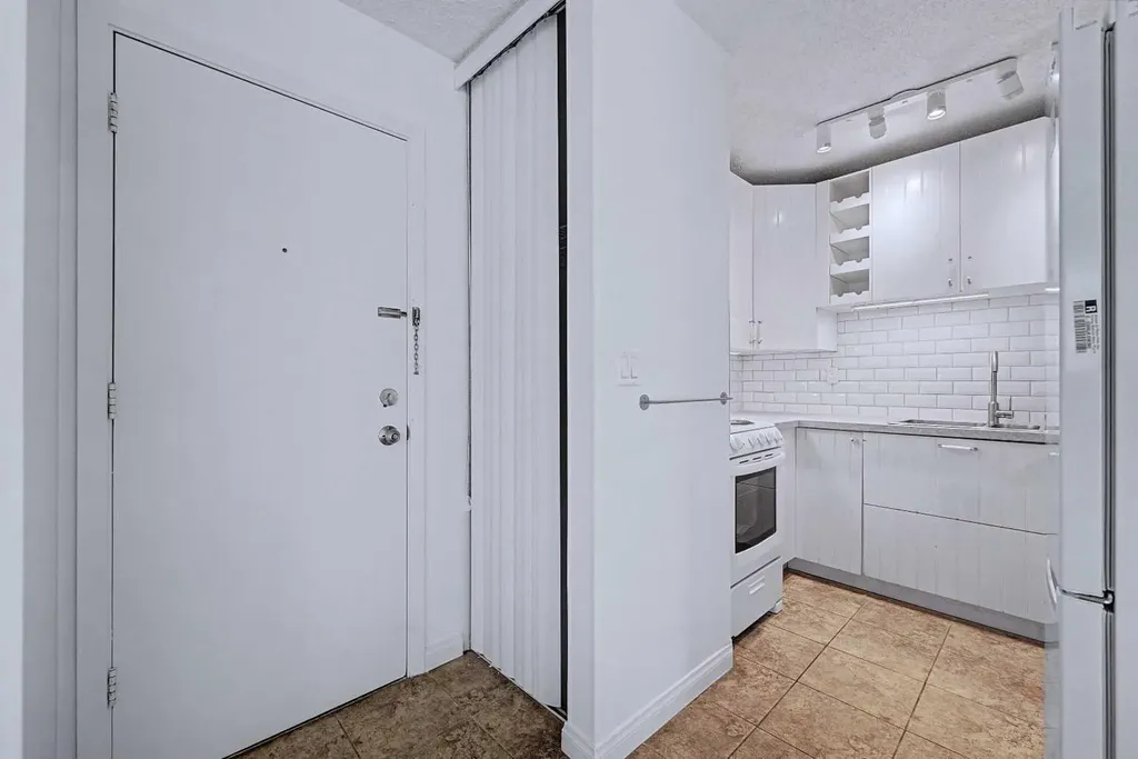 5601 Dalton Drive NW Calgary AB T3A 2E2