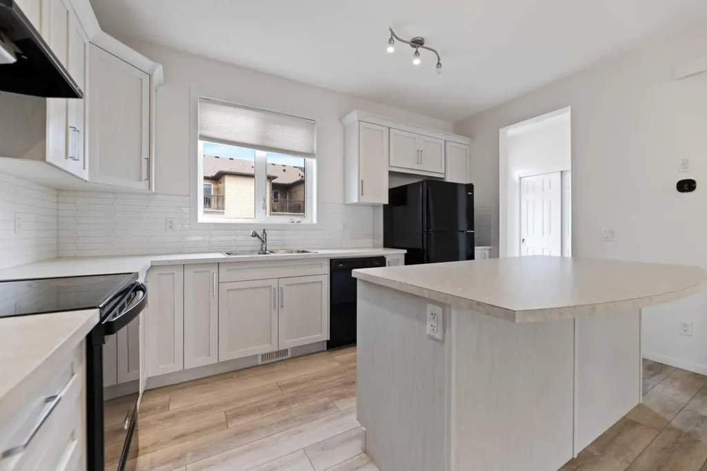 124 Cityspring Way NE Calgary AB T3N 1Z6