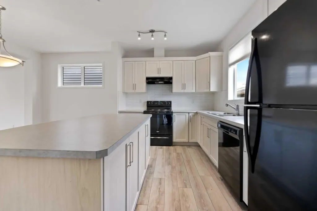 124 Cityspring Way NE Calgary AB T3N 1Z6