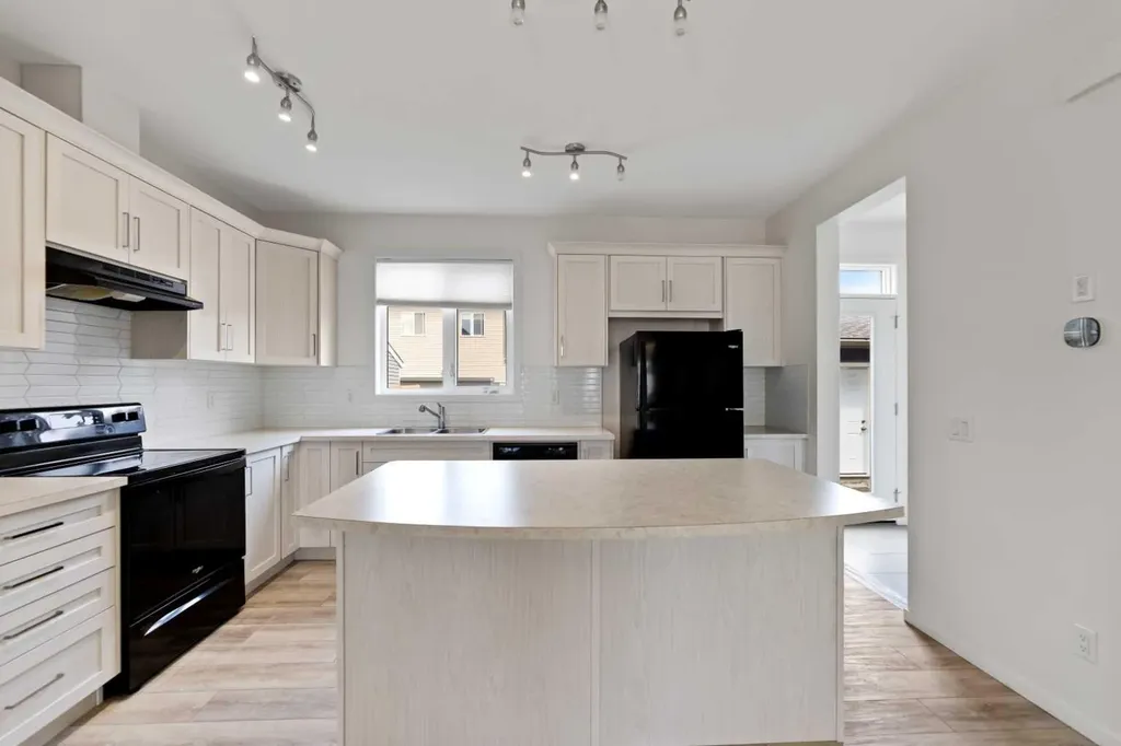 124 Cityspring Way NE Calgary AB T3N 1Z6