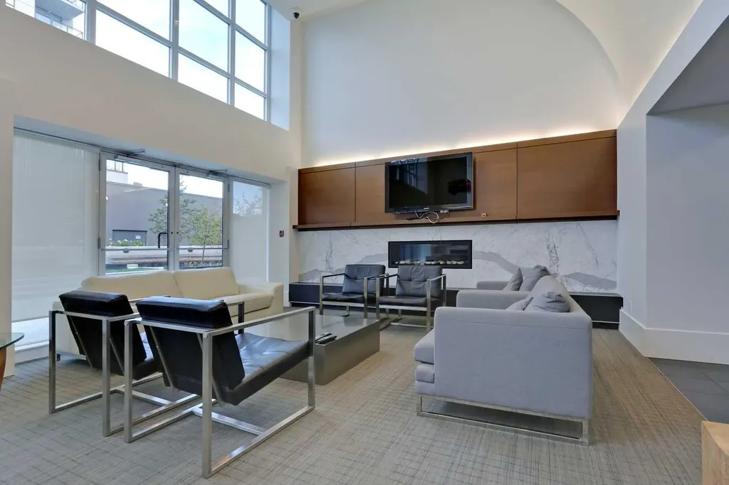 1111 10 Street SW Calgary AB T2R 1E3