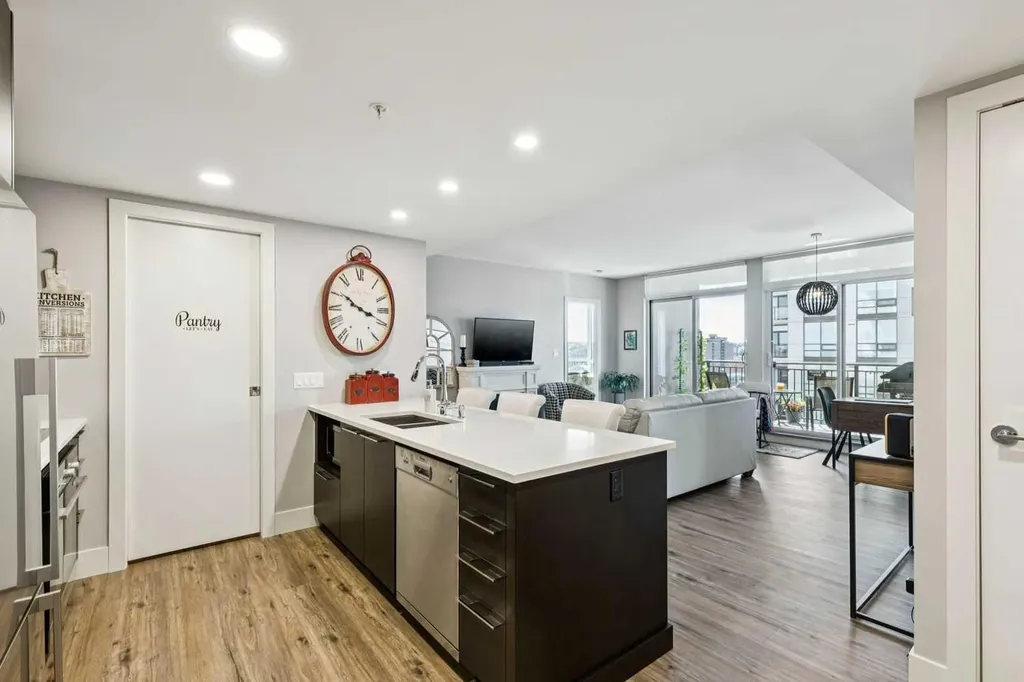 1111 10 Street SW Calgary AB T2R 1E3