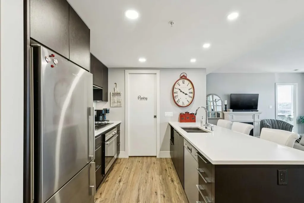 1111 10 Street SW Calgary AB T2R 1E3