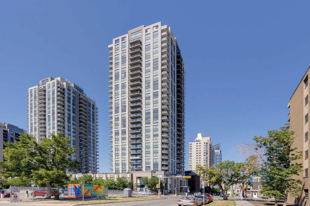 1111 10 Street SW Calgary AB T2R 1E3