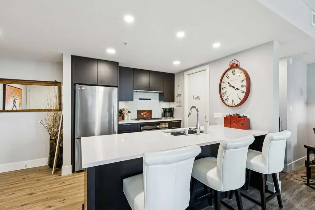 1111 10 Street SW Calgary AB T2R 1E3