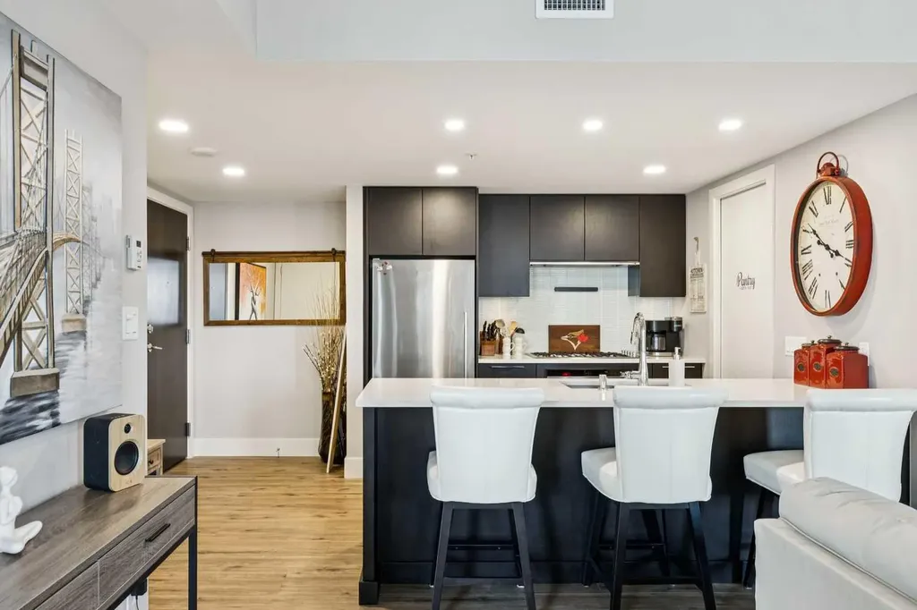 1111 10 Street SW Calgary AB T2R 1E3
