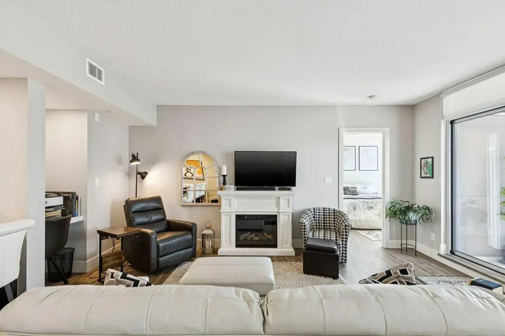 1111 10 Street SW Calgary AB T2R 1E3
