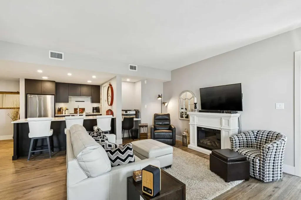1111 10 Street SW Calgary AB T2R 1E3