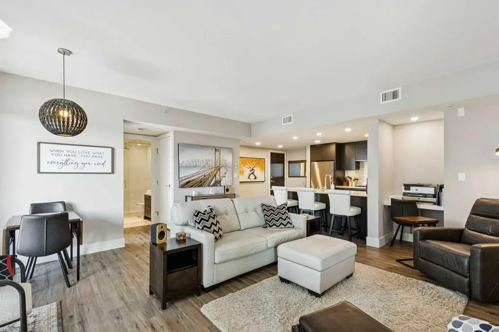 1111 10 Street SW Calgary AB T2R 1E3
