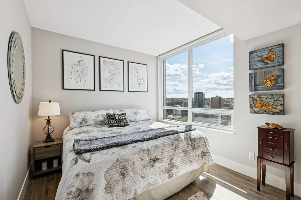 1111 10 Street SW Calgary AB T2R 1E3