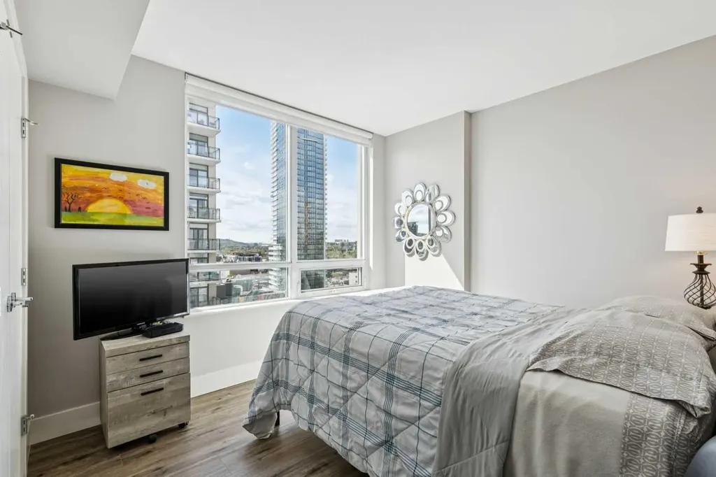 1111 10 Street SW Calgary AB T2R 1E3
