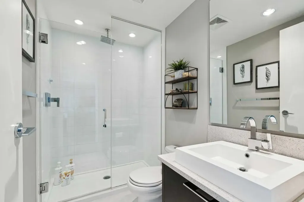 1111 10 Street SW Calgary AB T2R 1E3