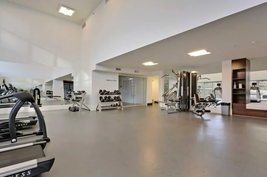 1111 10 Street SW Calgary AB T2R 1E3