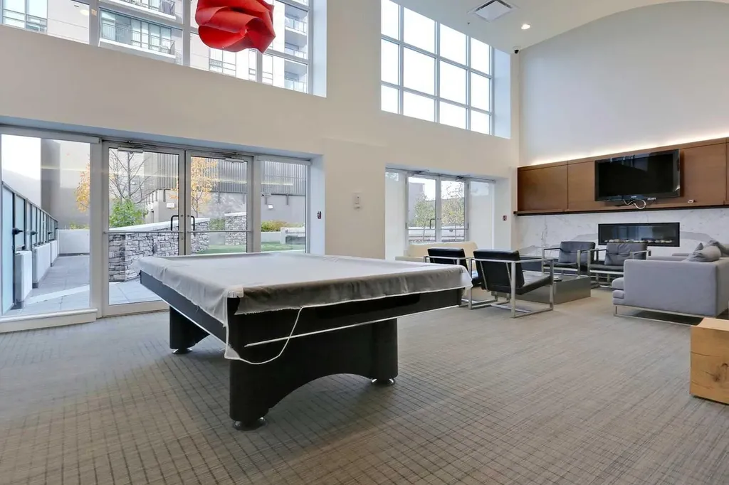 1111 10 Street SW Calgary AB T2R 1E3