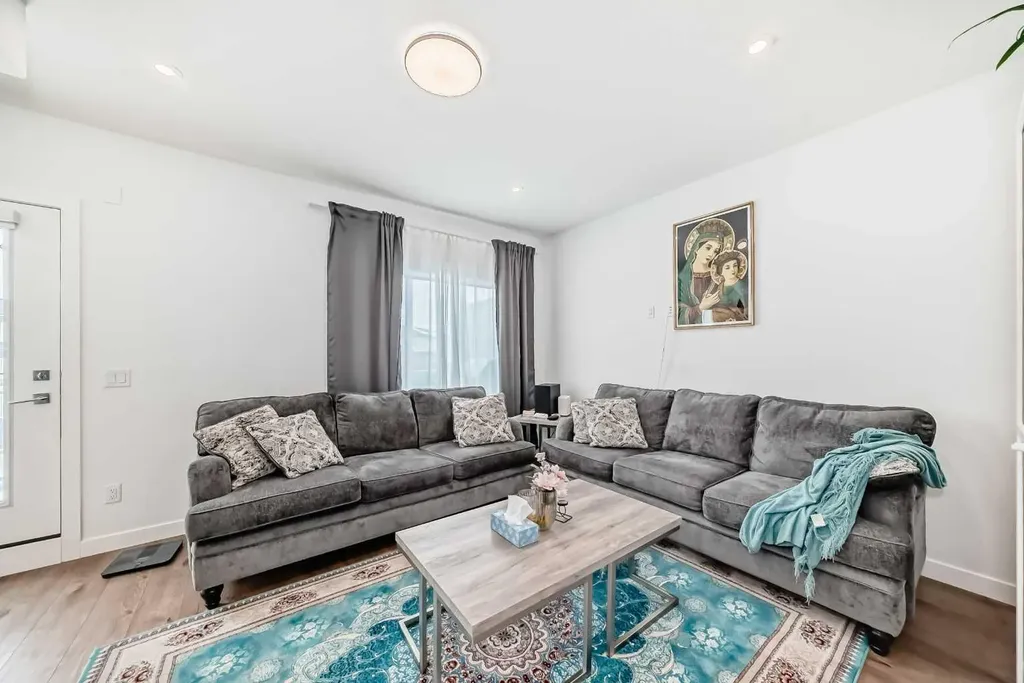 280 Chelsea Road Chestermere AB T1X 2P4