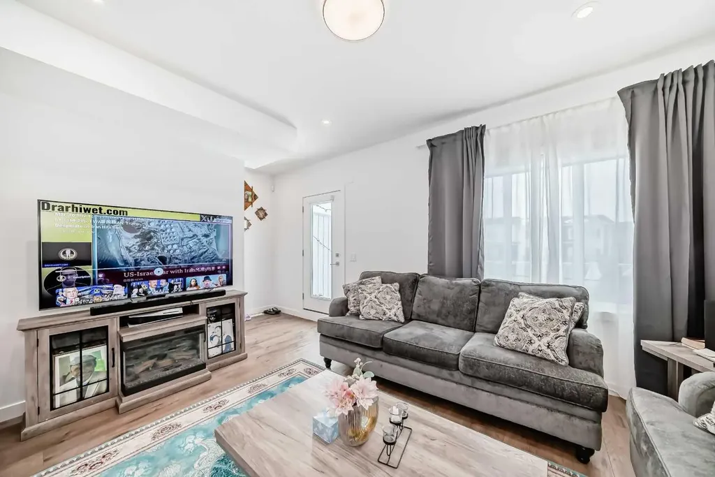280 Chelsea Road Chestermere AB T1X 2P4