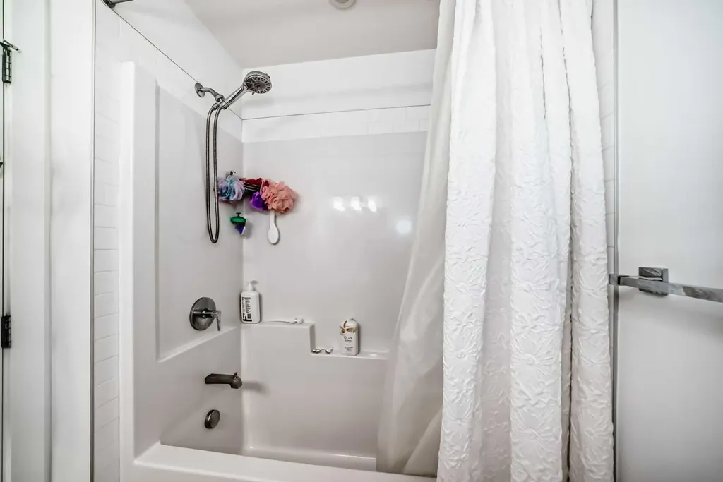 280 Chelsea Road Chestermere AB T1X 2P4