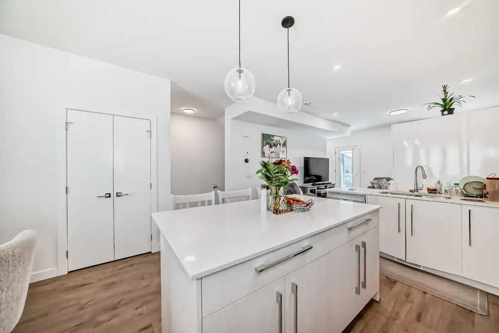 280 Chelsea Road Chestermere AB T1X 2P4