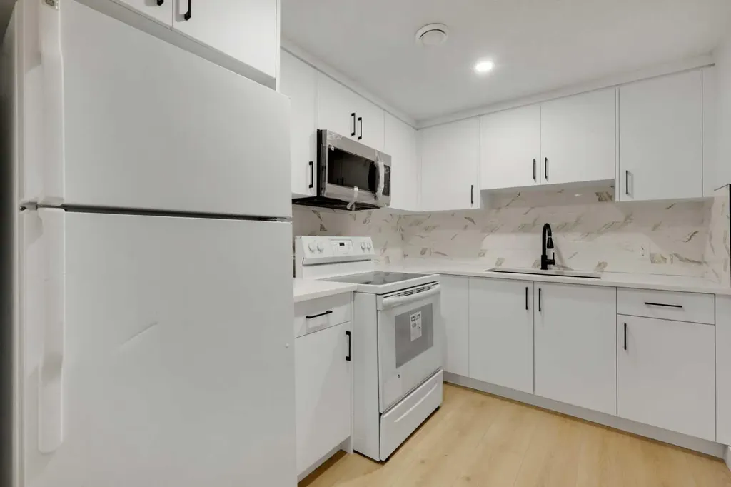 6316 Travois Crescent NW Calgary AB T2K 3S7