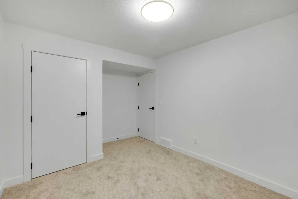 6316 Travois Crescent NW Calgary AB T2K 3S7