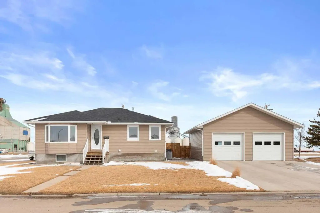 803 2 Avenue W Foremost AB T0K 0X0