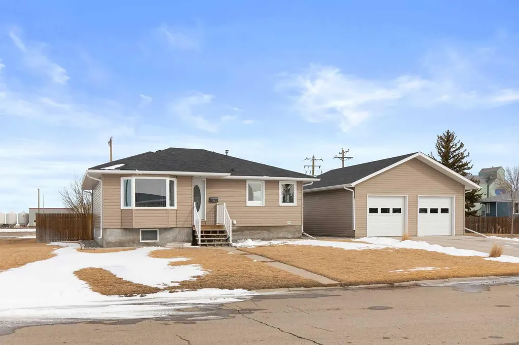 803 2 Avenue W Foremost AB T0K 0X0