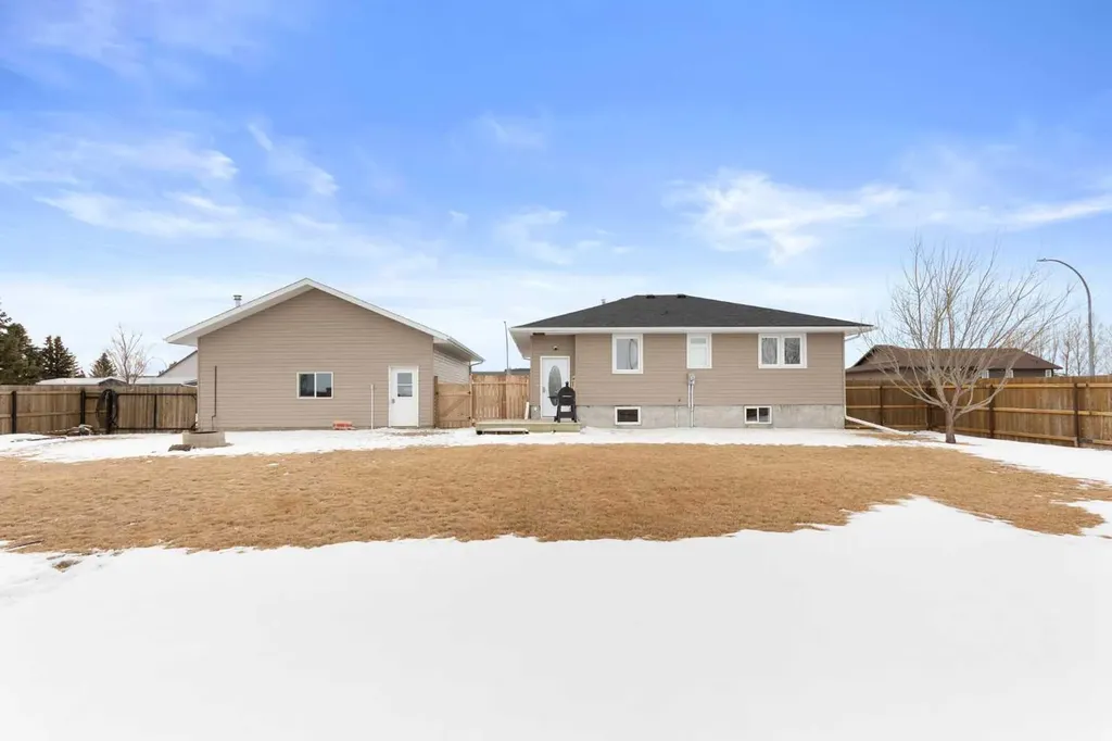 803 2 Avenue W Foremost AB T0K 0X0
