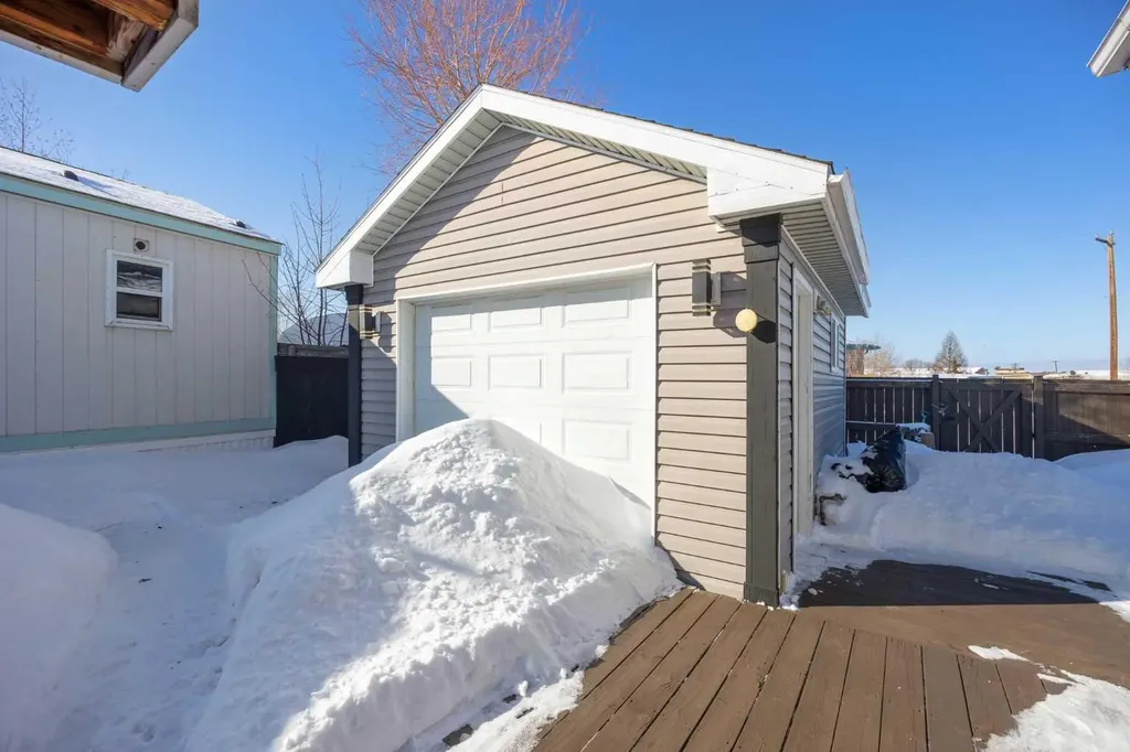 172 Gregoire Crescent Fort Mcmurray AB T9H 2L4
