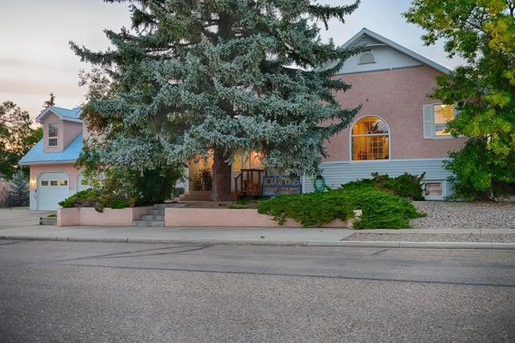 329 2 Avenue NE Milk River AB T0K 1M0