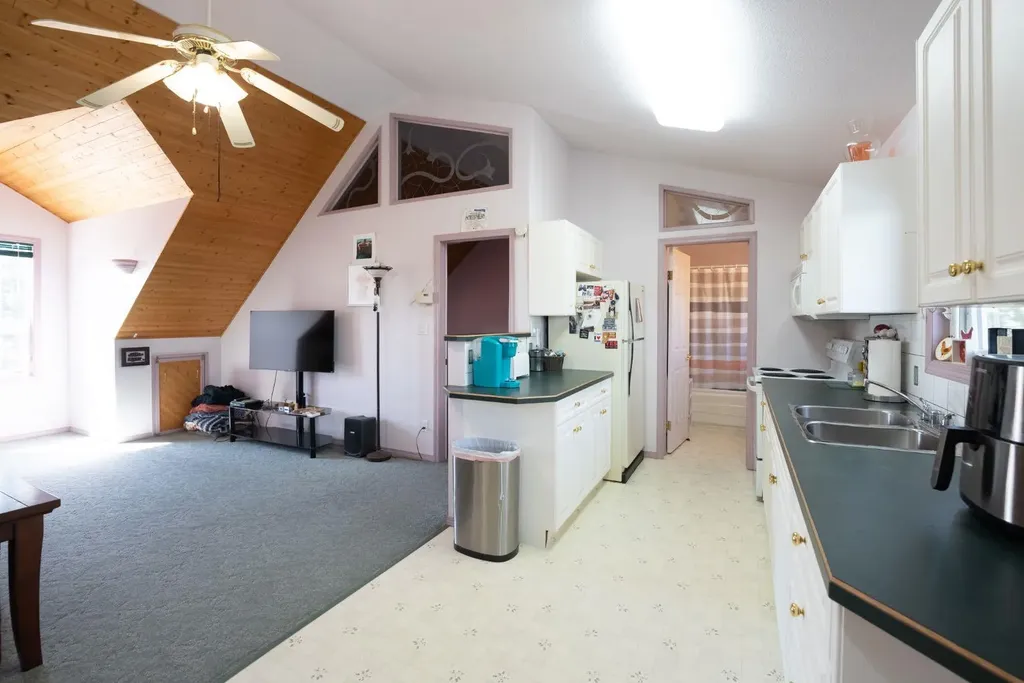 329 2 Avenue NE Milk River AB T0K 1M0